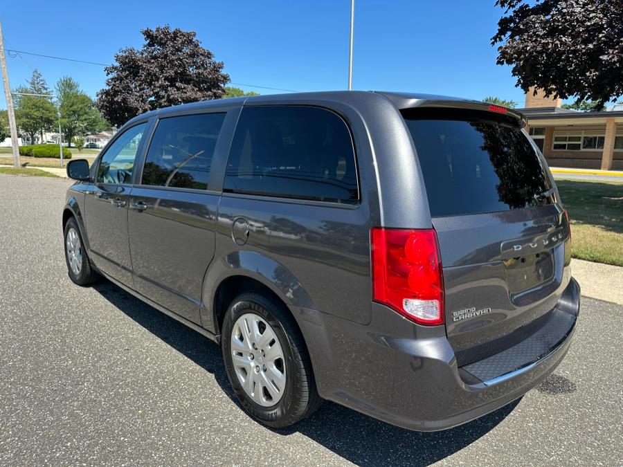 2018 Dodge Grand Caravan SE Plus photo 9