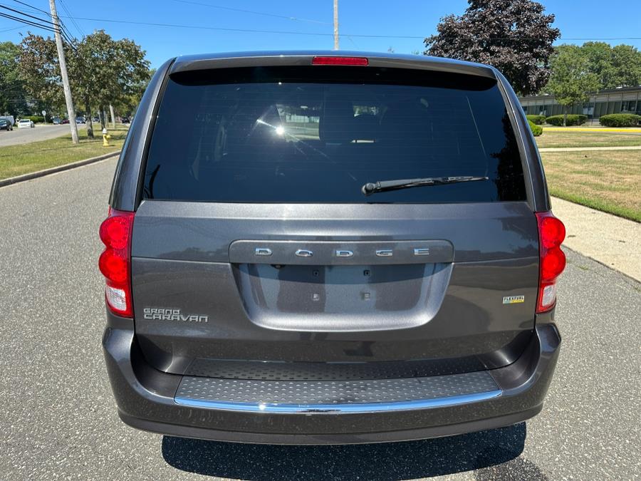2018 Dodge Grand Caravan SE Plus photo 8
