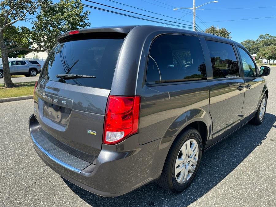 2018 Dodge Grand Caravan SE Plus photo 7