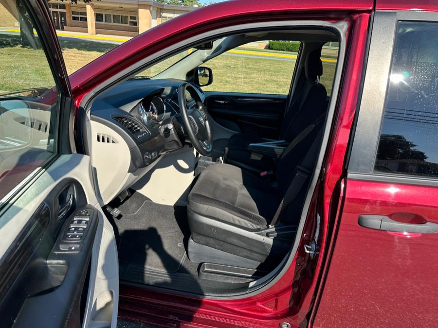2019 Dodge Grand Caravan SE photo 18