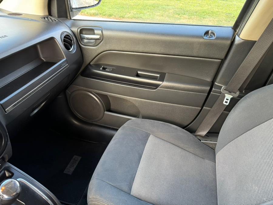 2011 Jeep Compass Base photo 13