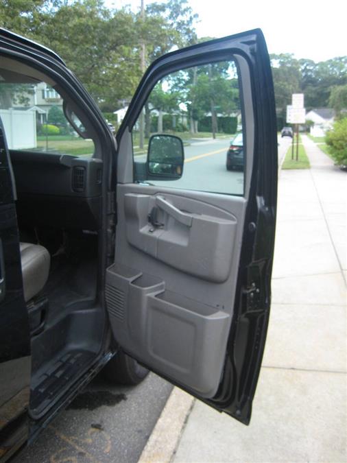 2018 Chevrolet Express 2500 Van photo 14