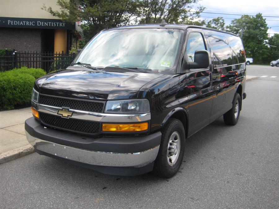 2018 Chevrolet Express 2500 Van photo 5
