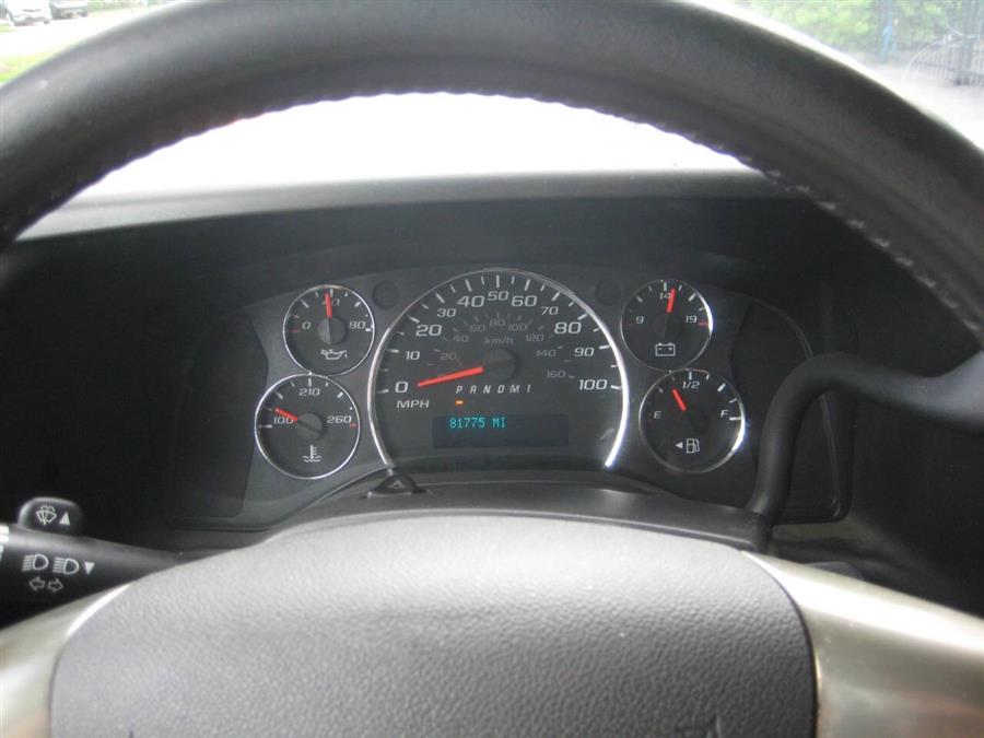 2018 Chevrolet Express 2500 Van photo 23