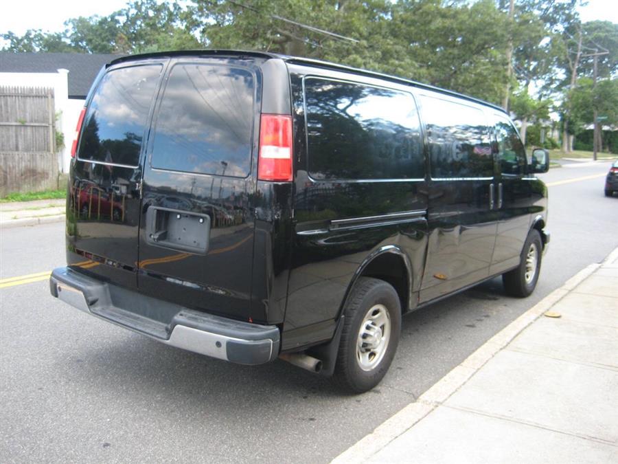 2018 Chevrolet Express 2500 Van photo 7
