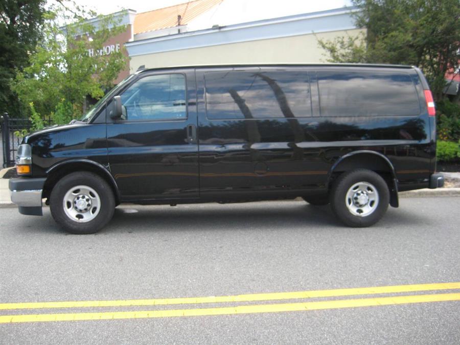 2018 Chevrolet Express 2500 Van photo 11