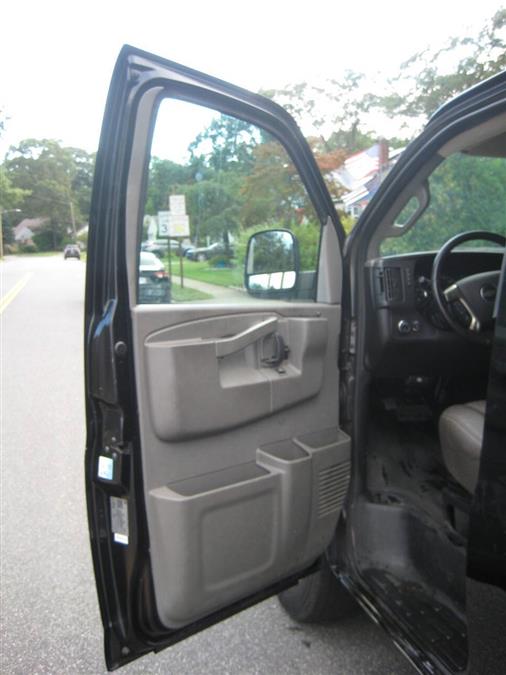 2018 Chevrolet Express 2500 Van photo 13