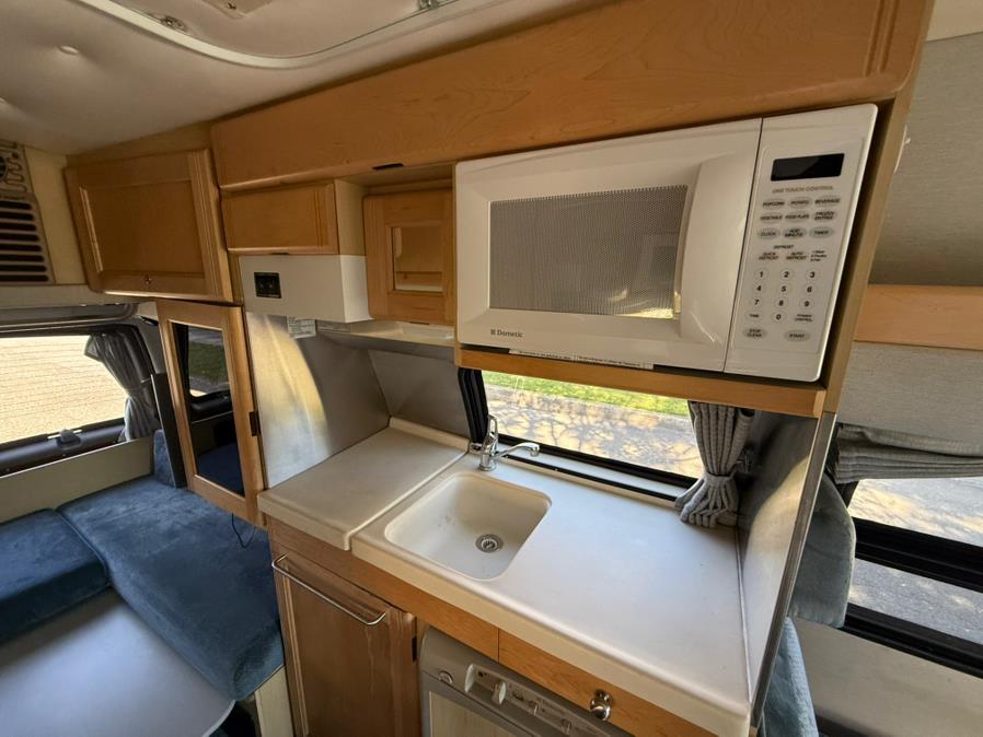 2004 Chevrolet Express 3500 photo 15