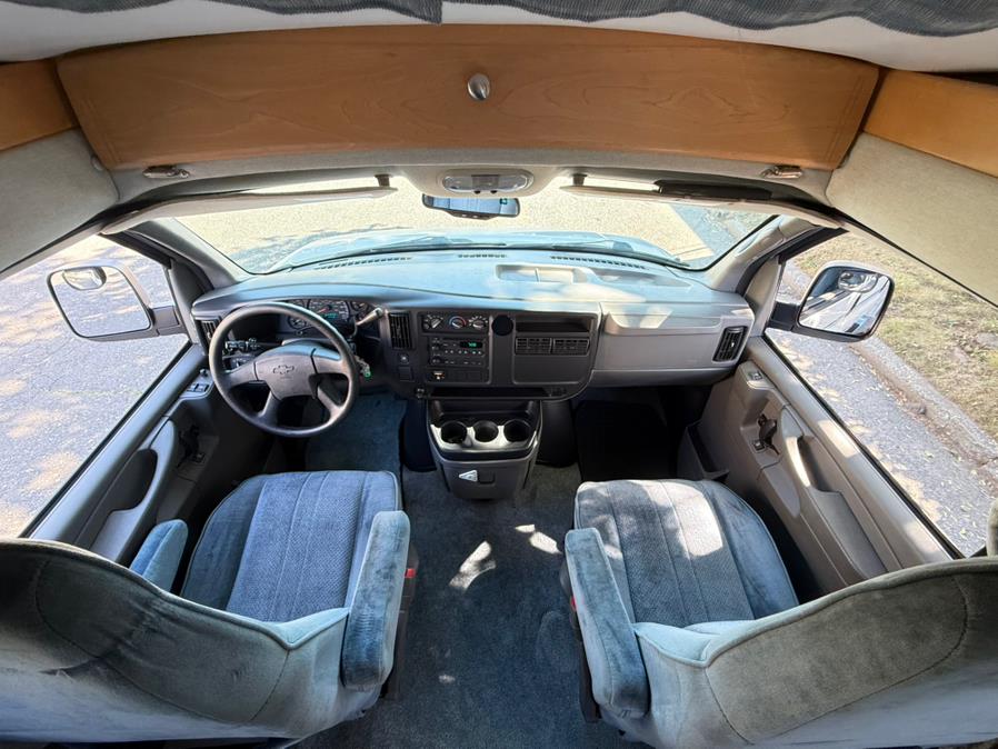 2004 Chevrolet Express 3500 photo 18
