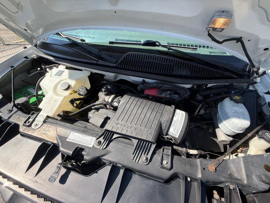 2004 Chevrolet Express 3500 photo 30