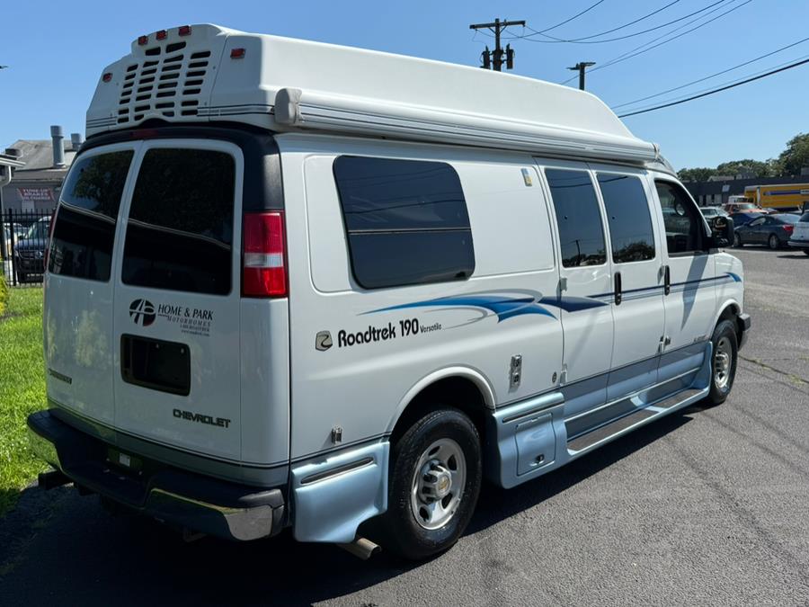 2004 Chevrolet Express 3500 photo 2