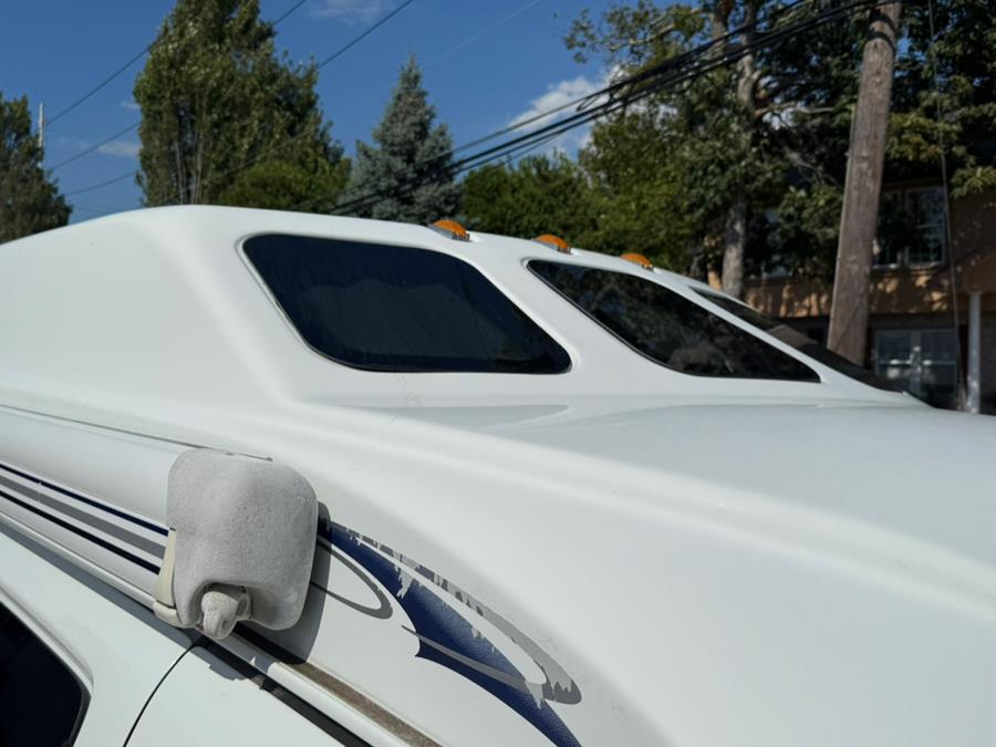 2004 Chevrolet Express 3500 photo 29