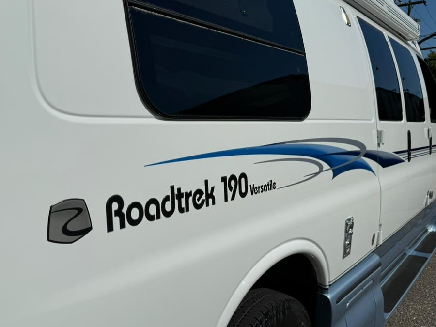 2004 Chevrolet Express 3500 photo 27