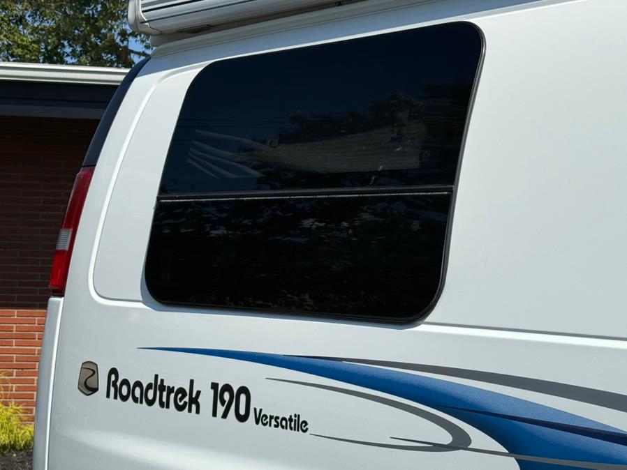 2004 Chevrolet Express 3500 photo 34