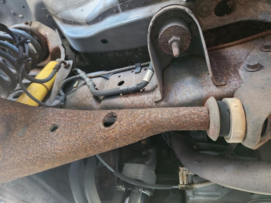 2003 Ford E-350 photo 32