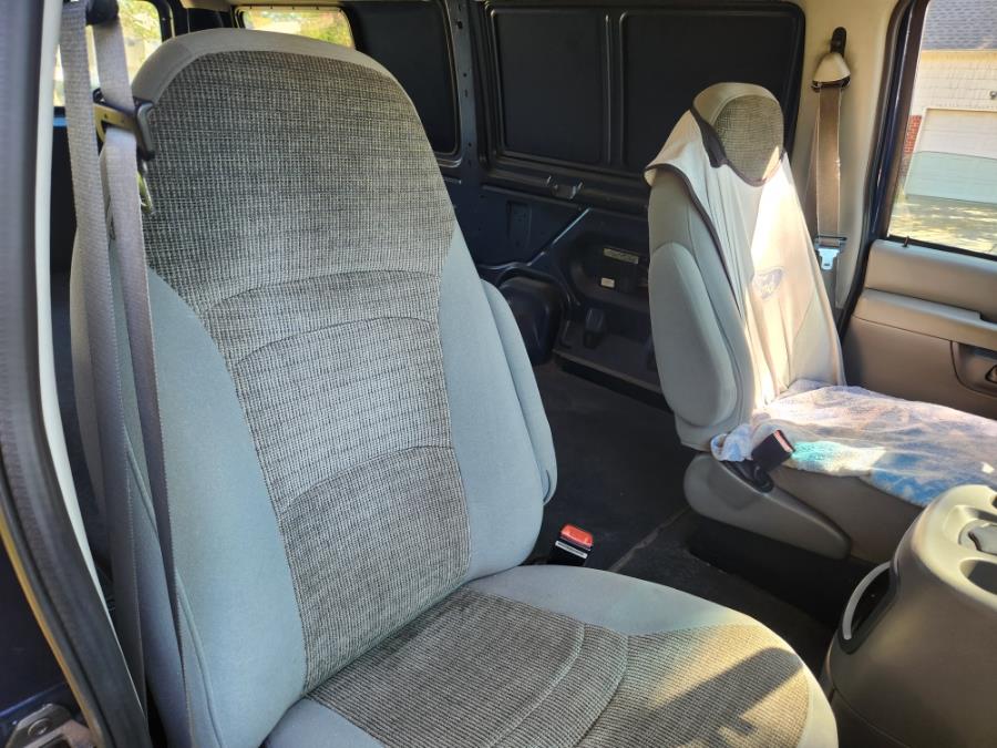 2003 Ford E-350 photo 15
