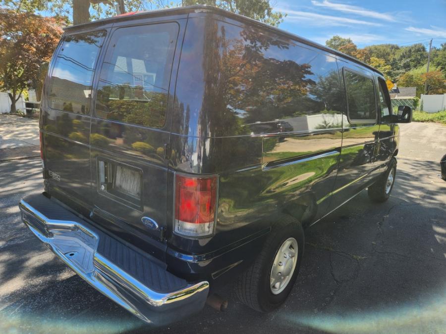 2003 Ford E-350 photo 2
