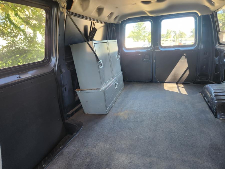 2003 Ford E-350 photo 11