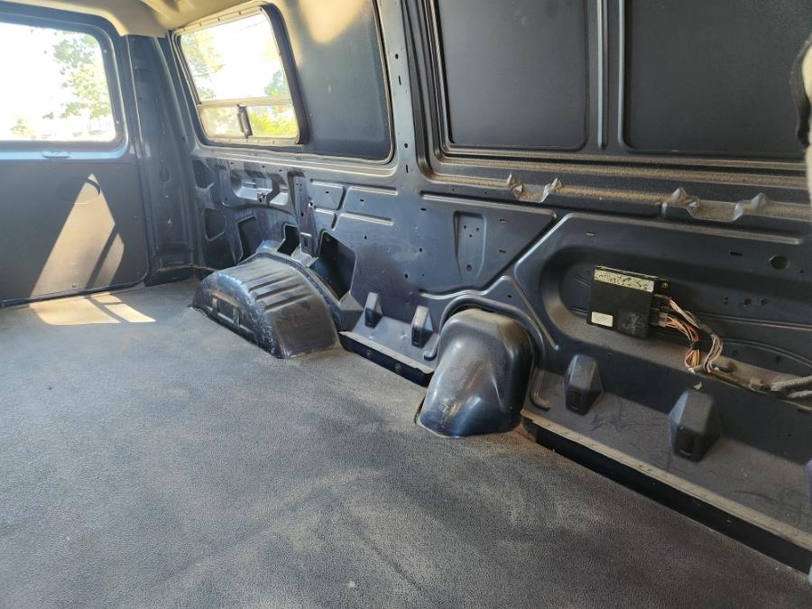 2003 Ford E-350 photo 20