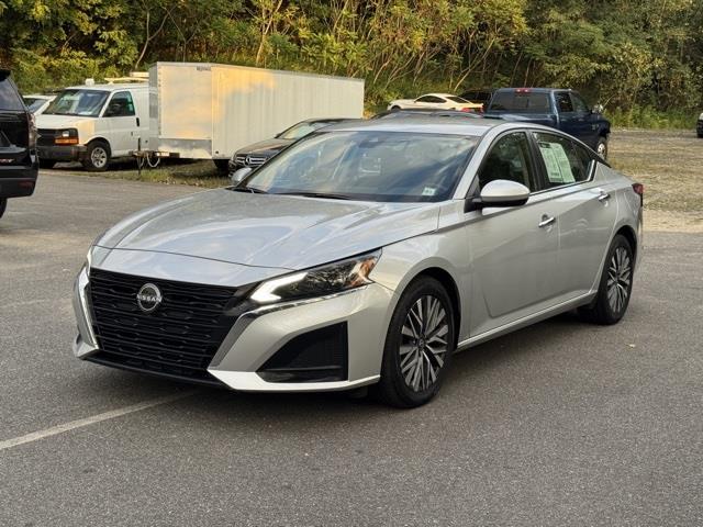 2023 Nissan Altima SV photo 2