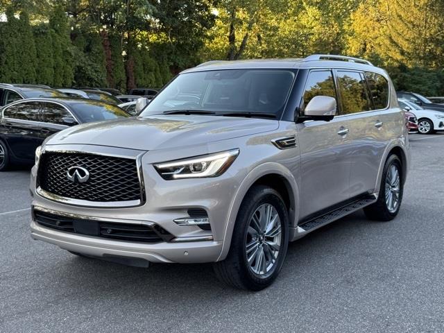 2023 Infiniti QX80 Luxe photo 3