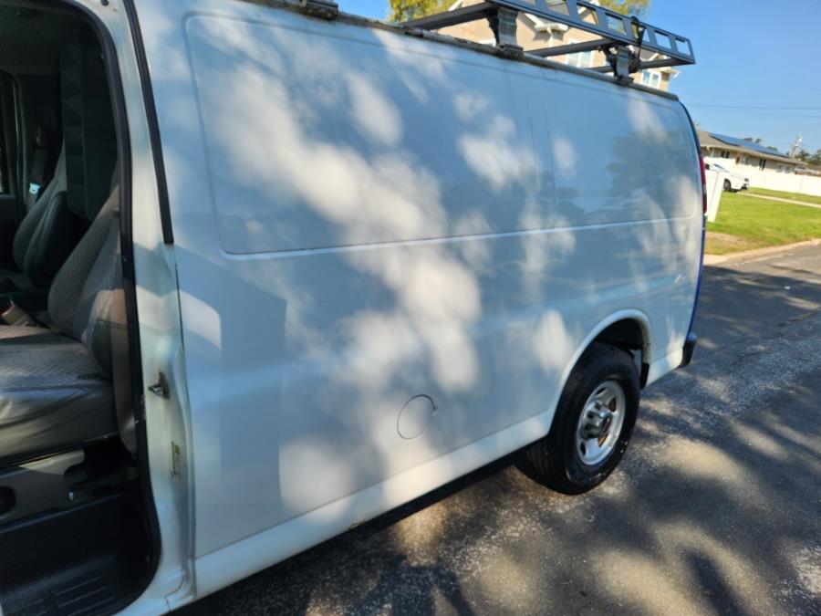 2004 Gmc Savana Cargo photo 9