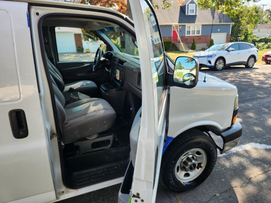 2004 Gmc Savana Cargo photo 22