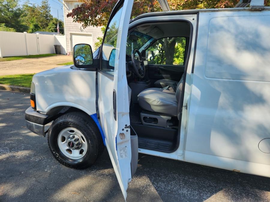 2004 Gmc Savana Cargo photo 4