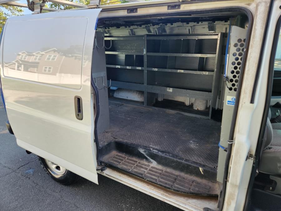 2004 Gmc Savana Cargo photo 24
