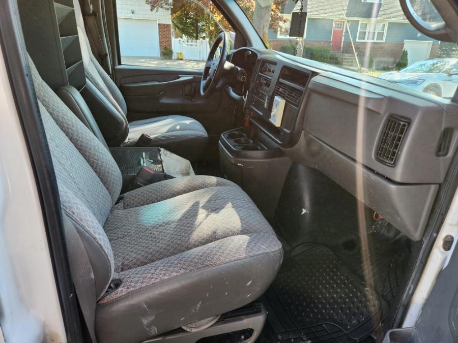 2004 Gmc Savana Cargo photo 21