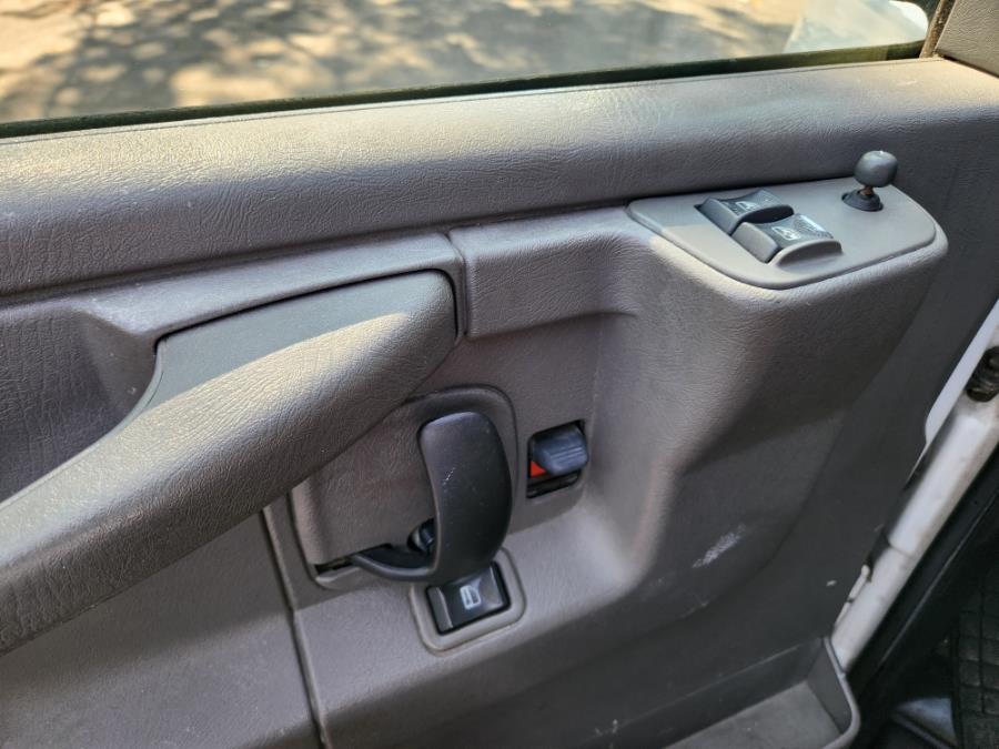 2004 Gmc Savana Cargo photo 13