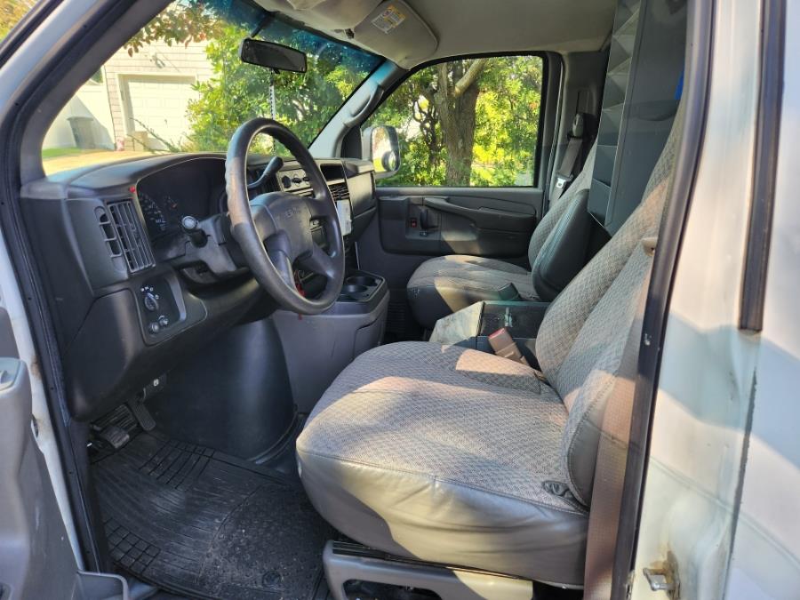 2004 Gmc Savana Cargo photo 12