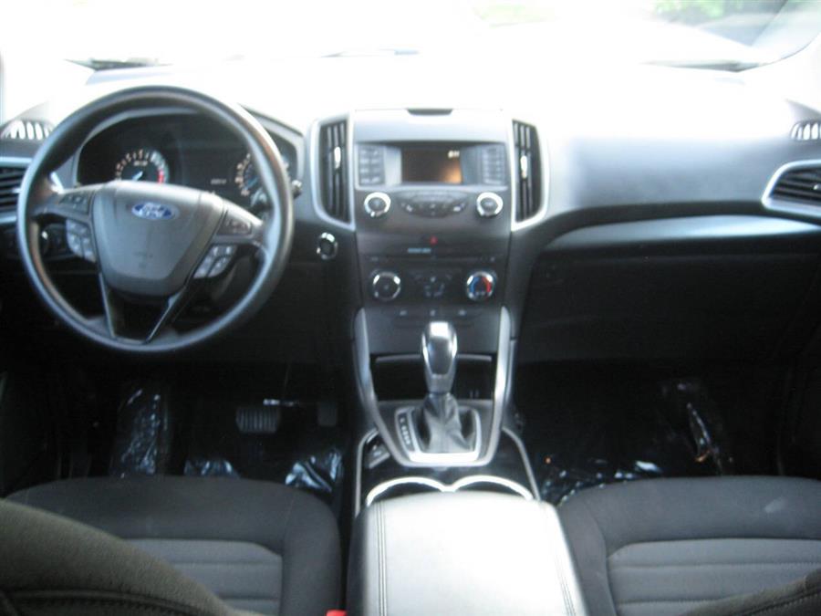 2018 Ford Edge SE photo 18