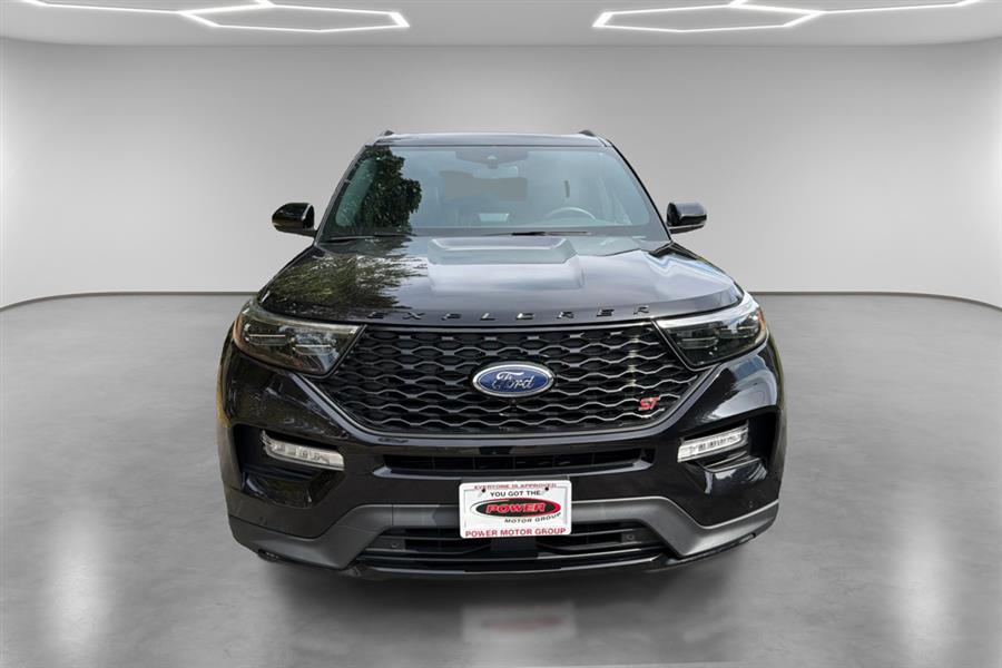 2023 Ford Explorer ST photo 3
