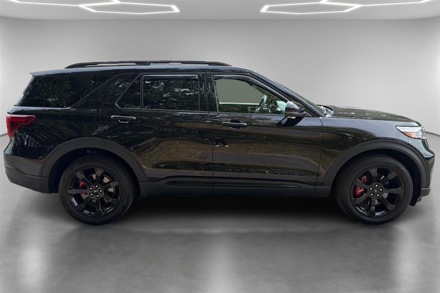 2023 Ford Explorer ST photo 4