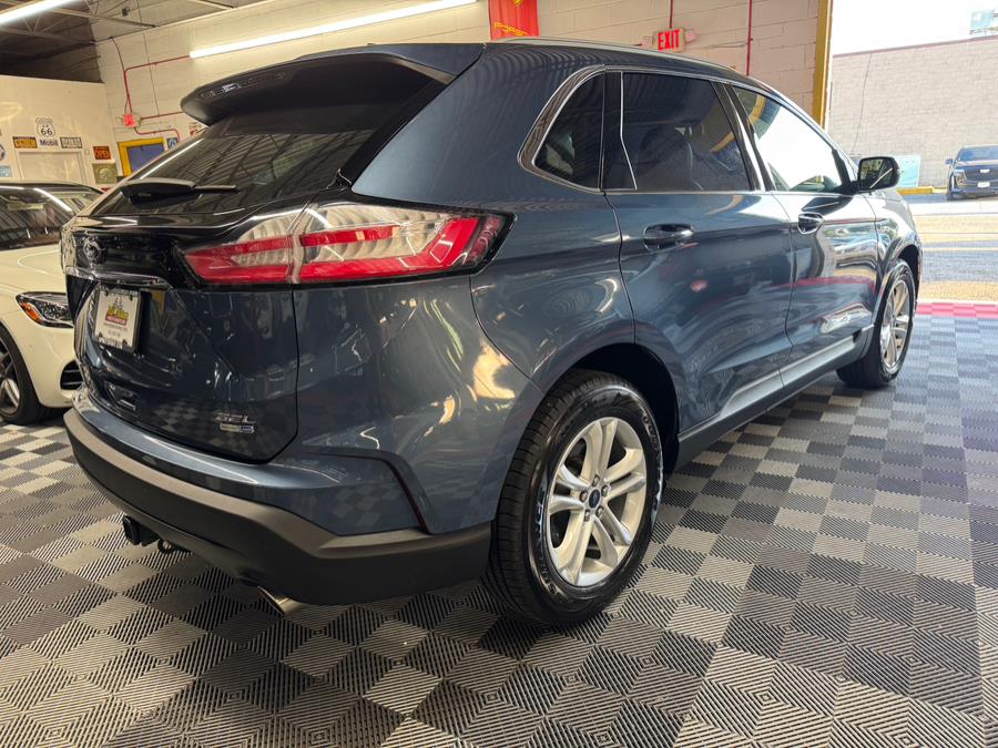 2019 Ford Edge SEL photo 5
