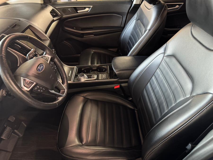 2019 Ford Edge SEL photo 9