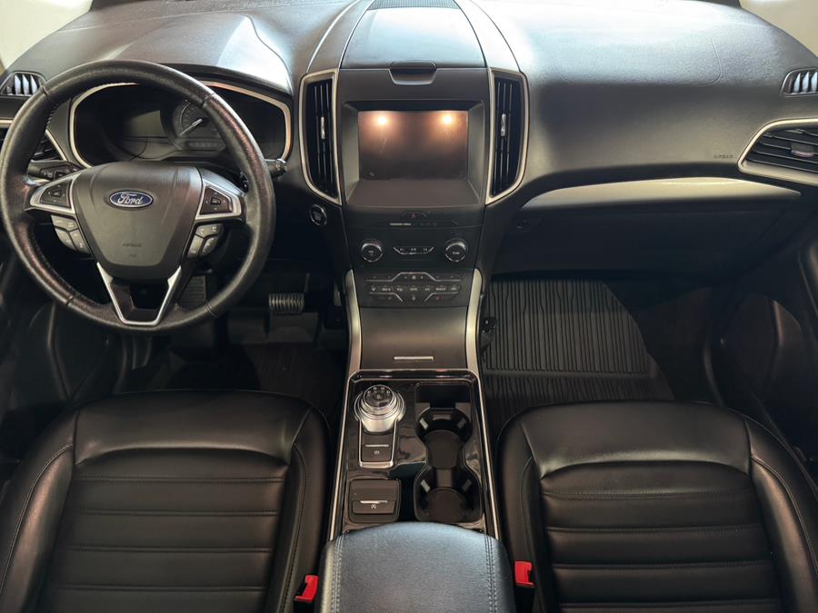 2019 Ford Edge SEL photo 11