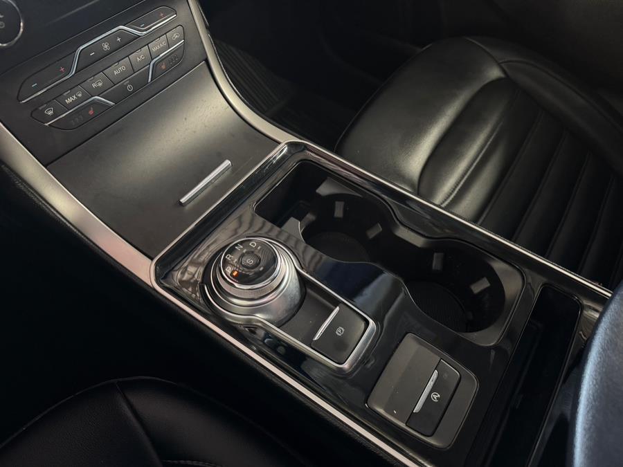 2019 Ford Edge SEL photo 8