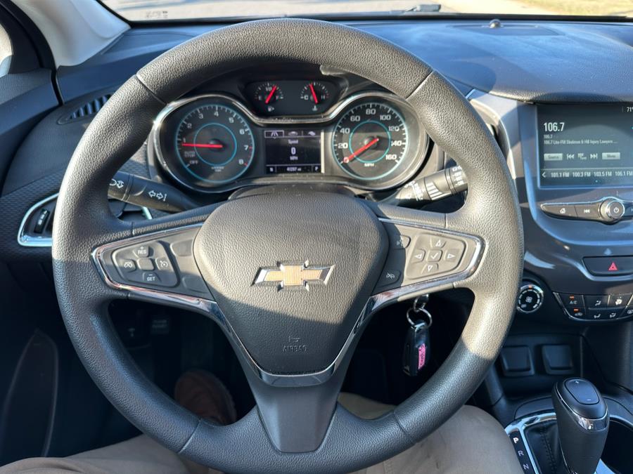 2018 Chevrolet Cruze LT photo 14