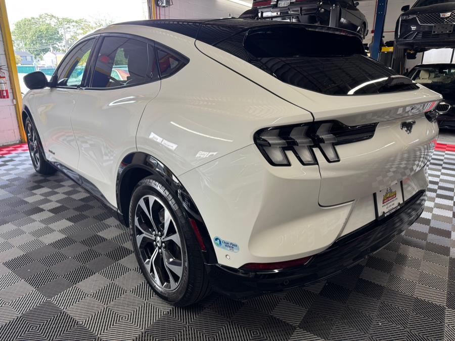 2021 Ford Mustang Mach-E Premium photo 10