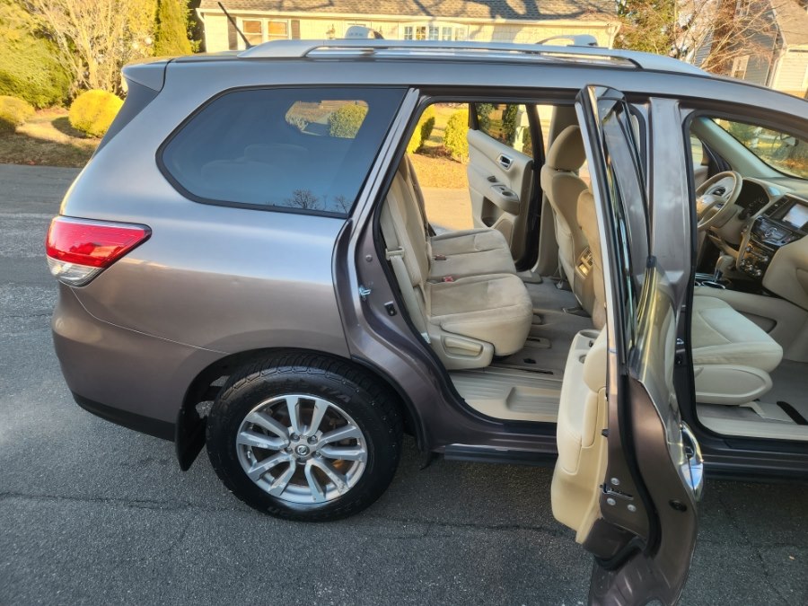2014 Nissan Pathfinder photo 4