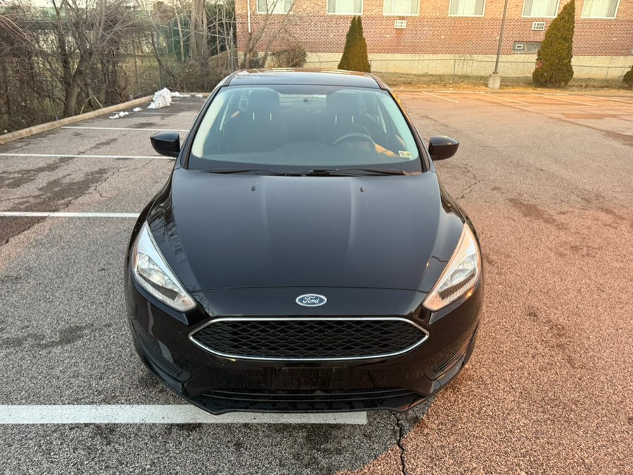 2018 Ford Focus SE Sedan - 9