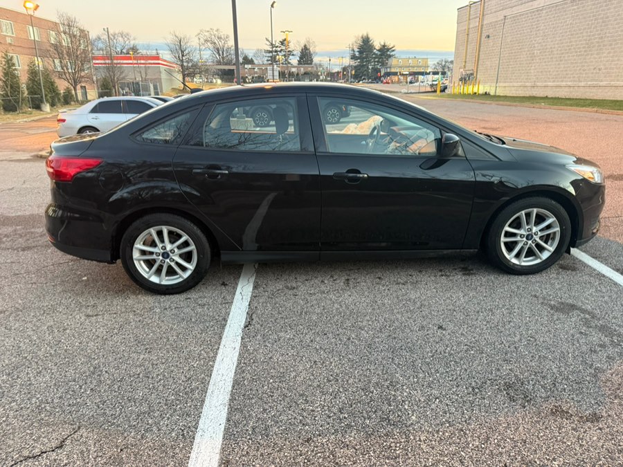 2018 Ford Focus SE Sedan - 5
