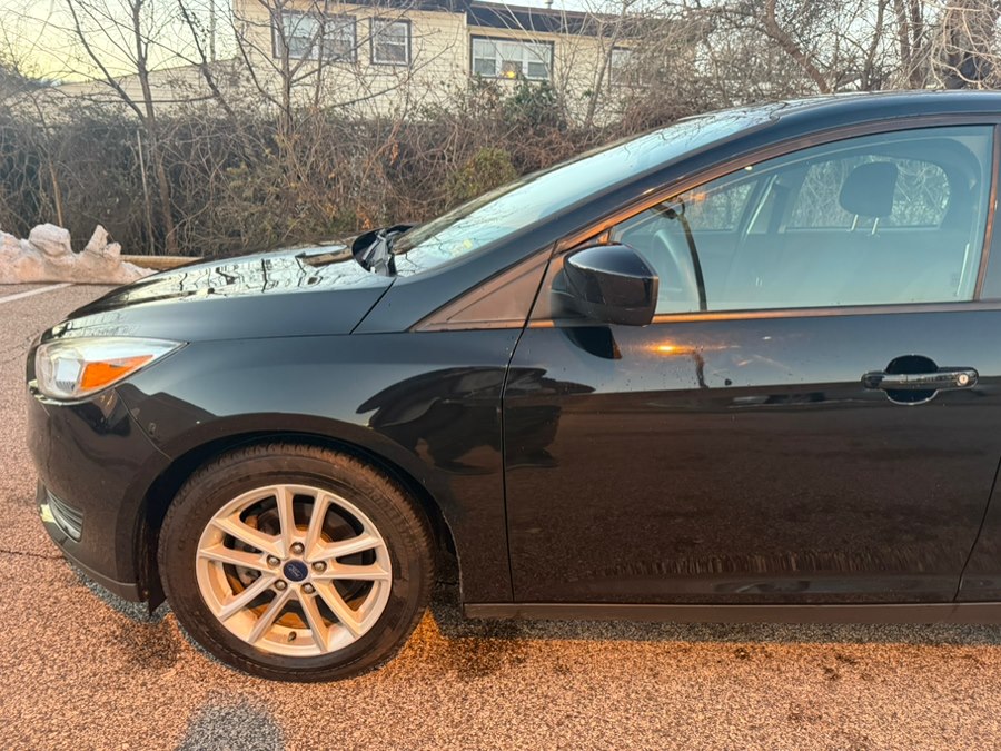 2018 Ford Focus SE Sedan - 10