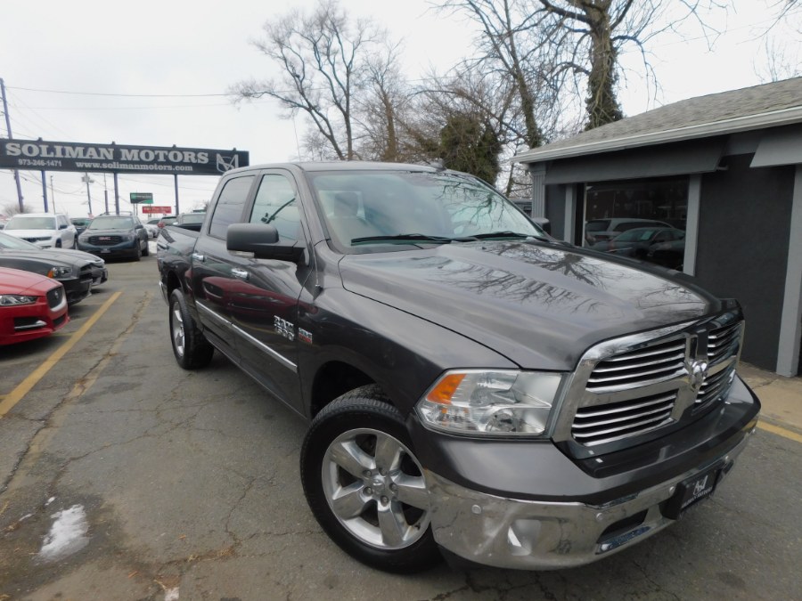 2017 RAM 1500 Big Horn 4x4 Crew Cab 5'7's photo