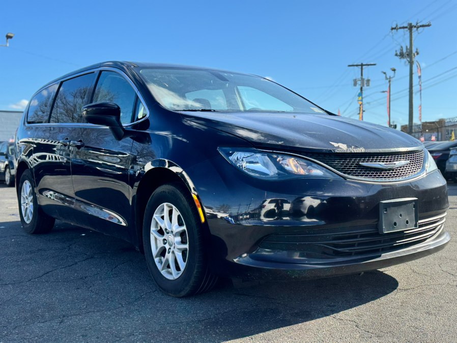View vehicle photo 3