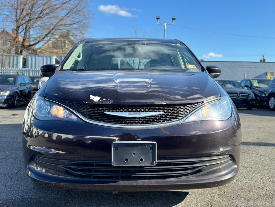 View vehicle photo 2
