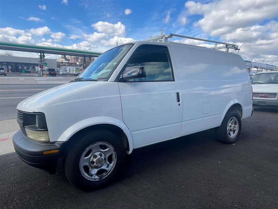 2004 Chevrolet Astro -'s photo