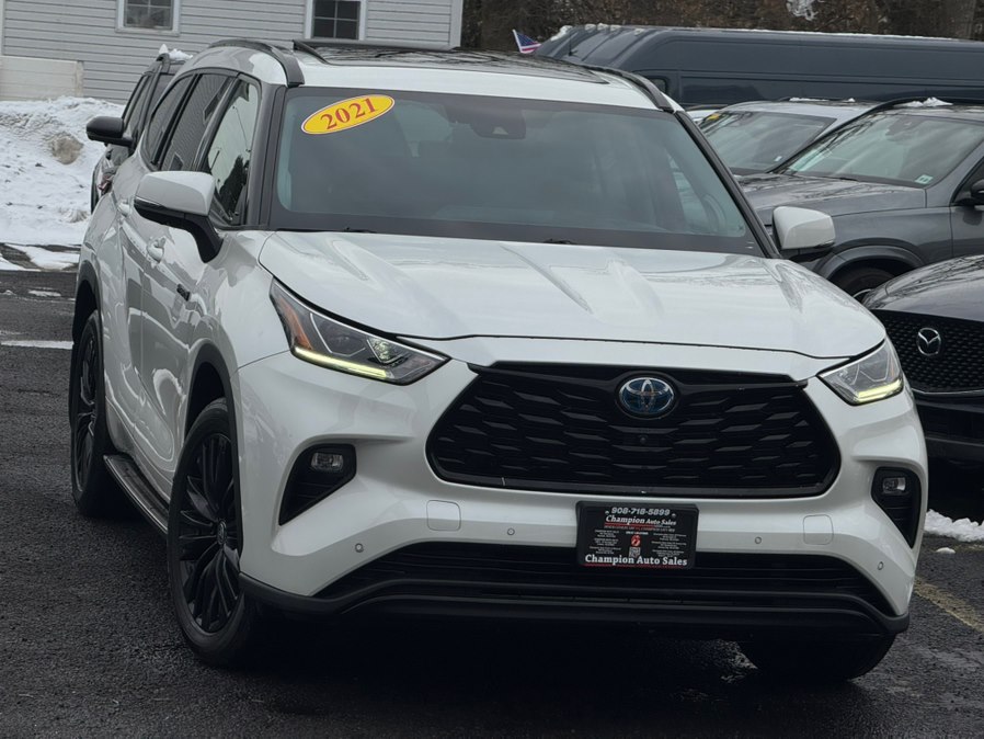 View vehicle photo 3